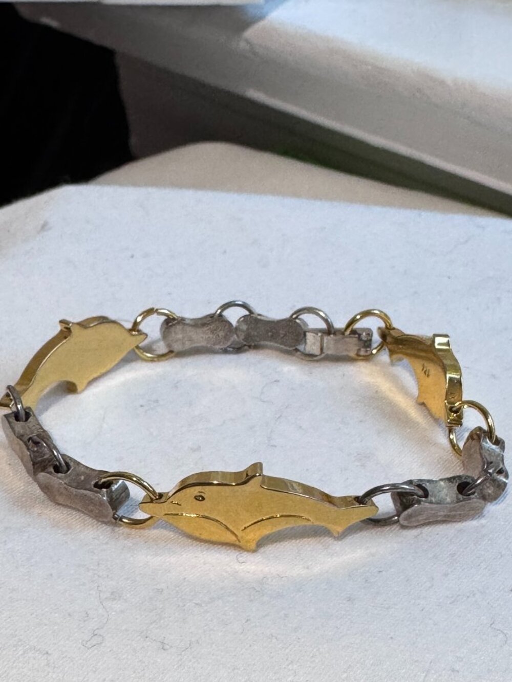 🐬✨ Vintage .925 Sterling Silver & Gold-Tone Dolphin Bracelet — Coastal Elegance